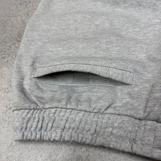 SIGNATURE SHORTS GRAU