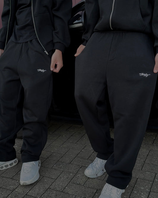 SIGNATURE OPEN LEG JOGGER SCHWARZ